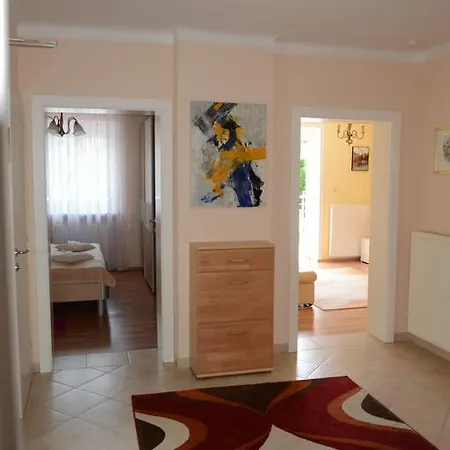 豪斯顿公寓 * 博登斯多夫