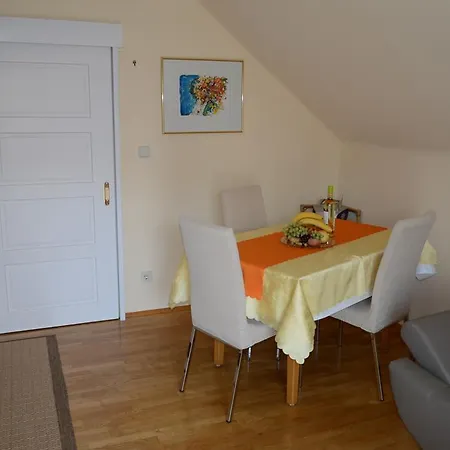 豪斯顿公寓 * 博登斯多夫